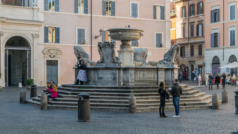 Piazza di Santa Maria in Trastevere